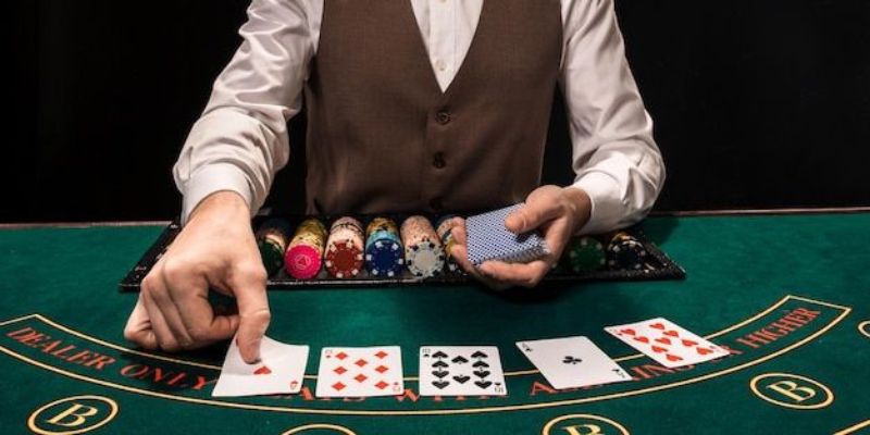 Lối đánh hấp dẫn và phần thưởng đi kèm không hề nhỏ tại poker online